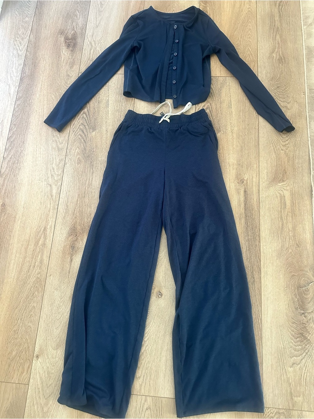 Vuori Women's Wide-Leg Lounge Pants in Navy
